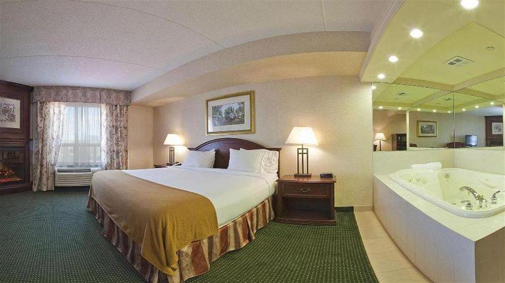 Holiday Inn Express Hotel & Suites Milton, An Ihg Hotel Dış mekan fotoğraf